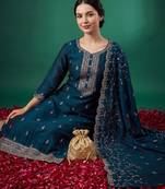 Women Ethnic Motifs Embroidered Regular Thread Work Kurta with Trousers & With Dupatta