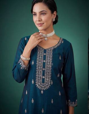 Women Ethnic Motifs Embroidered Regular Thread Work Kurta with Trousers & With Dupatta 3