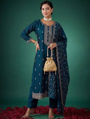 Women Ethnic Motifs Embroidered Regular Thread Work Kurta with Trousers & With Dupatta 4