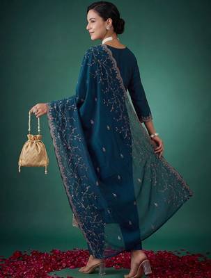 Women Ethnic Motifs Embroidered Regular Thread Work Kurta with Trousers & With Dupatta 5