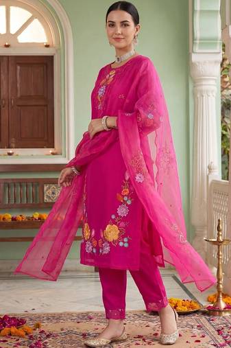 Women Floral Embroidered Regular Thread Work Kurta with Trousers & With Dupatta