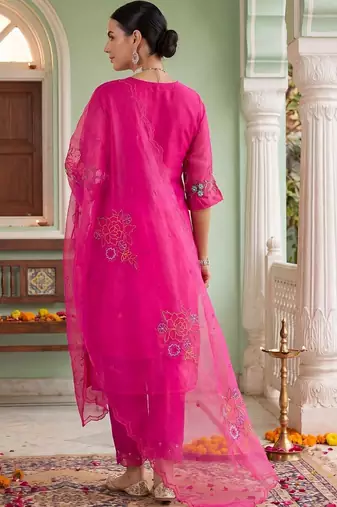 Women Floral Embroidered Regular Thread Work Kurta with Trousers & With Dupatta