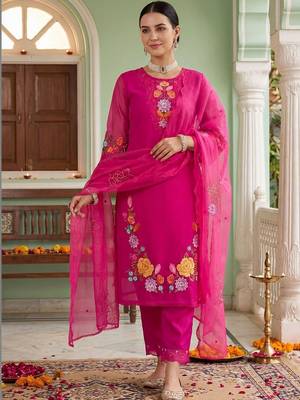 Women Floral Embroidered Regular Thread Work Kurta with Trousers & With Dupatta 6