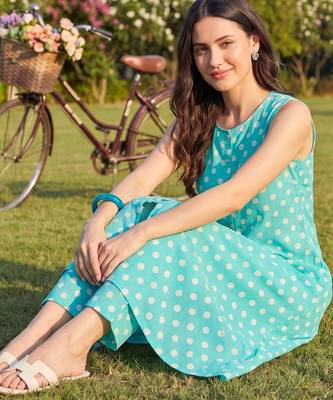 Women Printed Regular Pure Cotton Kurta with Trousers 5