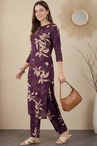 Women Floral Printed Regular Kurta with Trousers