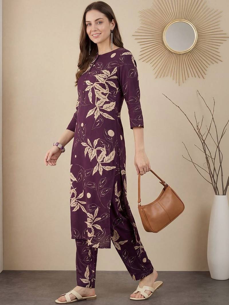 Women Floral Printed Regular Kurta with Trousers