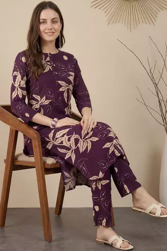Women Floral Printed Regular Kurta with Trousers