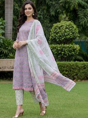 Women Floral Printed Regular Pure Cotton Kurta with Trousers & With Dupatta 1