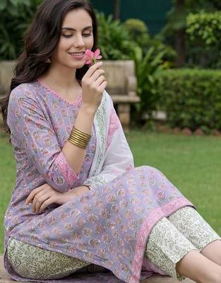 Women Floral Printed Regular Pure Cotton Kurta with Trousers & With Dupatta 5