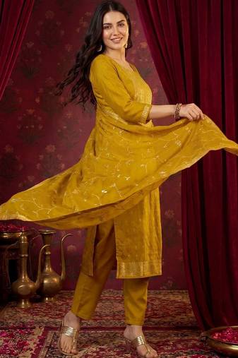 Women Regular Kurta with Trousers & With Dupatta