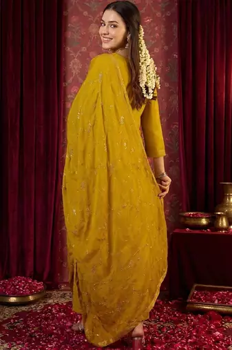 Women Regular Kurta with Trousers & With Dupatta
