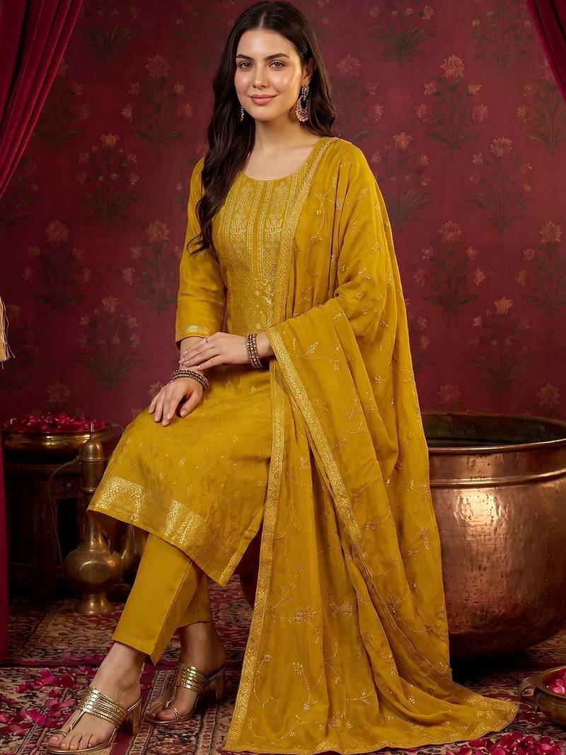 Women Regular Kurta with Trousers & With Dupatta