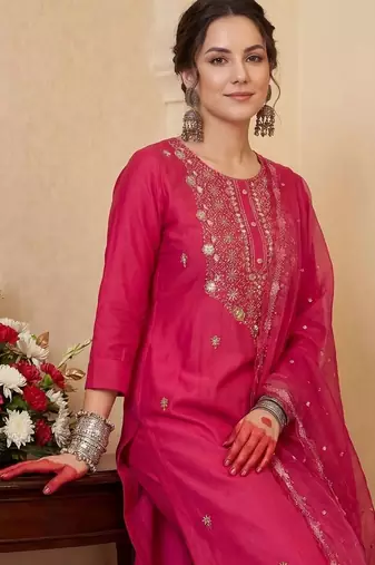 Women Floral Embroidered Regular Thread Work Kurta with Trousers & With Dupatta