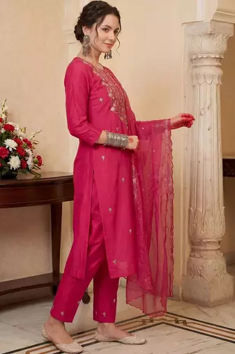 Women Floral Embroidered Regular Thread Work Kurta with Trousers & With Dupatta