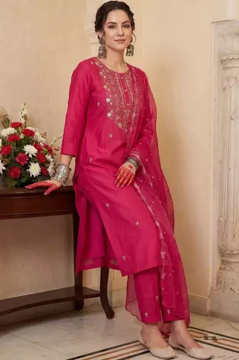 Women Floral Embroidered Regular Thread Work Kurta with Trousers & With Dupatta