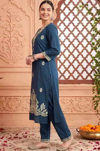 Women Ethnic Motifs Embroidered Regular Thread Work Pure Cotton Kurta with Trousers