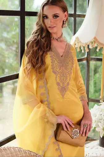 Women Ethnic Motifs Embroidered Regular Kurta with Trousers & With Dupatta