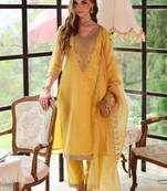 Women Ethnic Motifs Embroidered Regular Kurta with Trousers & With Dupatta