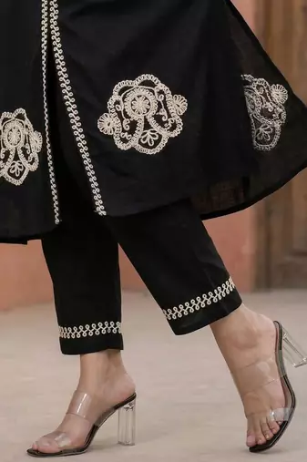 Women Ethnic Motifs Embroidered Regular Thread Work Pure Cotton Kurta with Palazzos