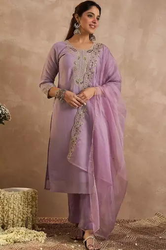 Women Paisley Embroidered Regular Liva Kurta with Trousers & With Dupatta