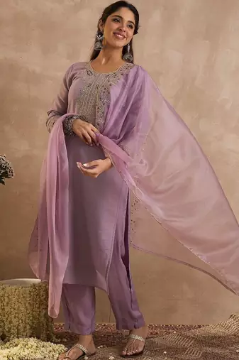 Women Paisley Embroidered Regular Liva Kurta with Trousers & With Dupatta