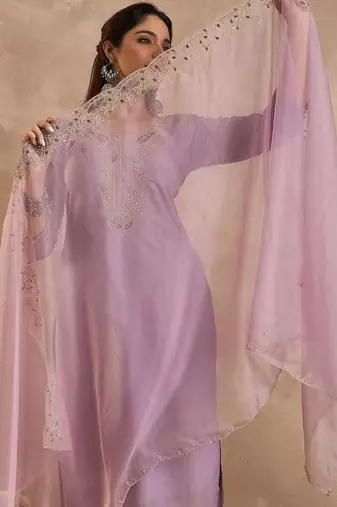 Women Paisley Embroidered Regular Liva Kurta with Trousers & With Dupatta