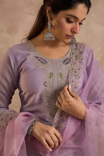 Women Paisley Embroidered Regular Liva Kurta with Trousers & With Dupatta