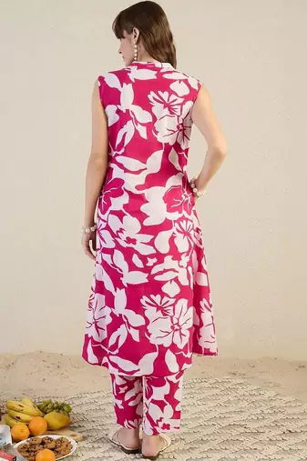 Women Floral Printed Pleated Pure Cotton Kurta with Trousers