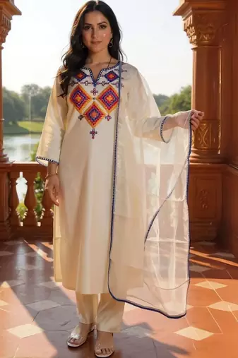 Women Embroidered Regular Thread Work Liva Kurta with Trousers & With Dupatta
