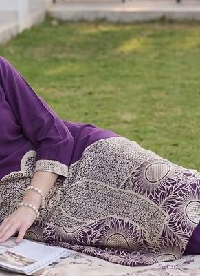 Women Printed Regular Kurta with Palazzos 2