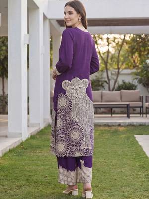 Women Printed Regular Kurta with Palazzos 5