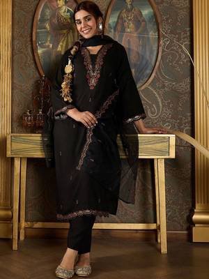 Women Ethnic Motifs Embroidered Regular Thread Work Kurta with Trousers & With Dupatta 3