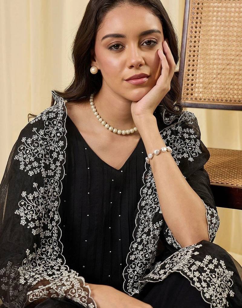 Women Ethnic Motifs Embroidered Regular Thread Work Kurta with Trousers & With Dupatta