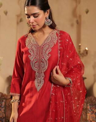 Women Ethnic Motifs Embroidered Regular Thread Work Liva Kurta with Trousers & With Dupatta 5