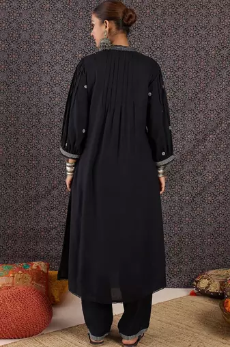 Women Ethnic Motifs Embroidered Empire Thread Work Kurta with Trousers
