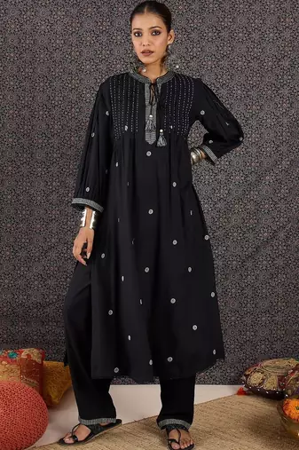 Women Ethnic Motifs Embroidered Empire Thread Work Kurta with Trousers