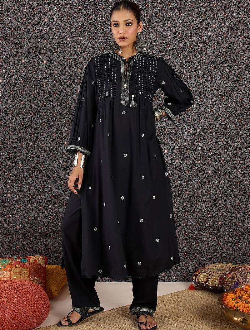 Women Ethnic Motifs Embroidered Empire Thread Work Kurta with Trousers