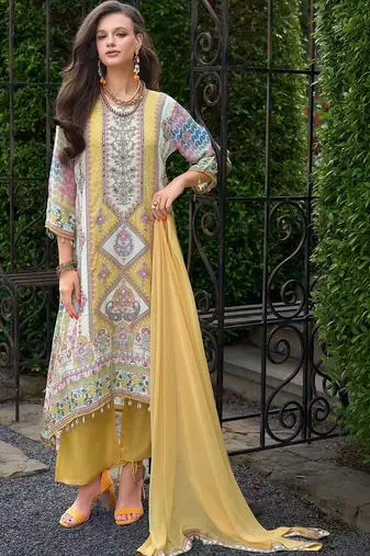 Women Floral Printed Regular Thread Work Liva Kurta with Palazzos & With Dupatta
