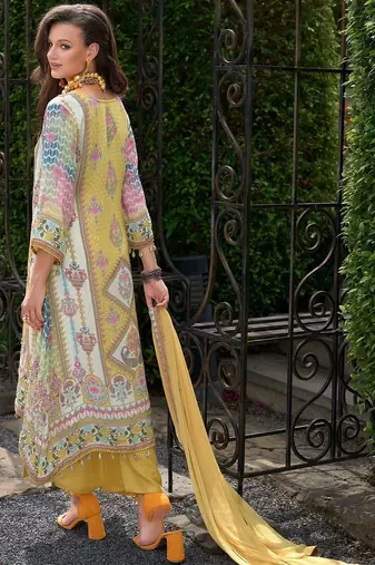 Women Floral Printed Regular Thread Work Liva Kurta with Palazzos & With Dupatta