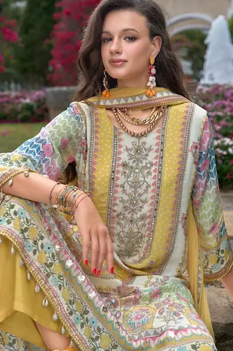 Women Floral Printed Regular Thread Work Liva Kurta with Palazzos & With Dupatta