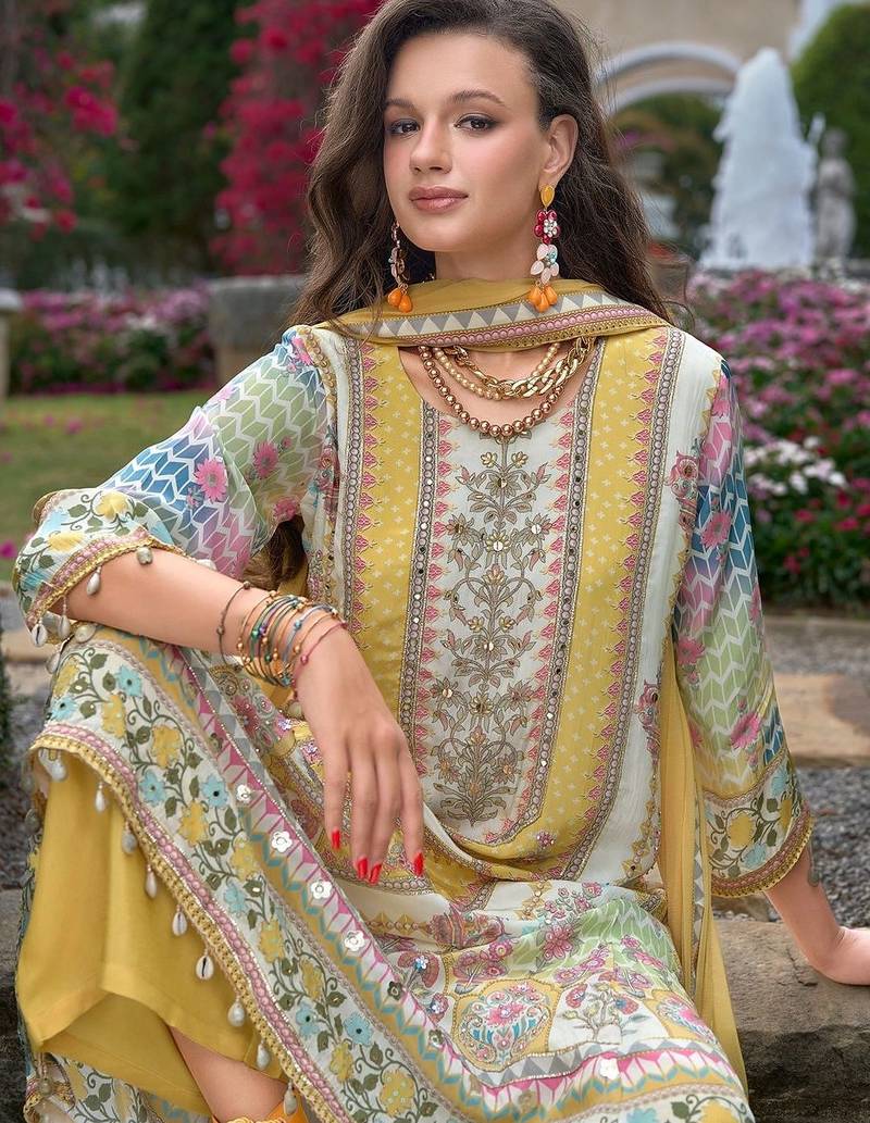 Women Floral Printed Regular Thread Work Liva Kurta with Palazzos & With Dupatta