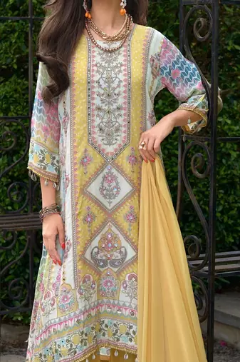 Women Floral Printed Regular Thread Work Liva Kurta with Palazzos & With Dupatta