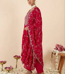 Women Ethnic Motifs Embroidered Regular Thread Work Kurta with Trousers & With Dupatta