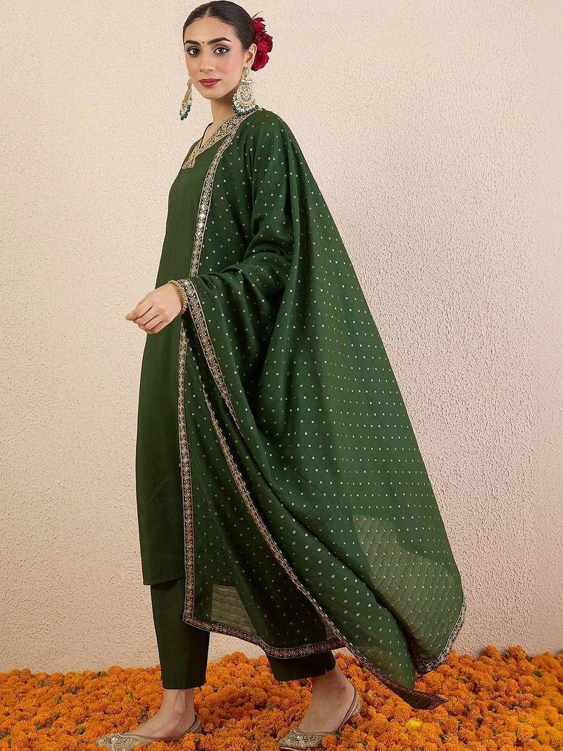 Women Ethnic Motifs Embroidered Regular Thread Work Kurta with Trousers & With Dupatta