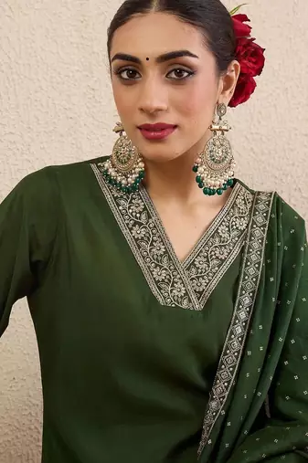 Women Ethnic Motifs Embroidered Regular Thread Work Kurta with Trousers & With Dupatta
