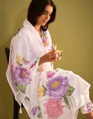Women Floral Embroidered Regular Thread Work Liva Kurta with Trousers & With Dupatta 2