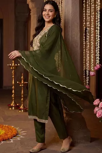 Women Ethnic Motifs Embroidered Regular Thread Work Kurta with Trousers & With Dupatta
