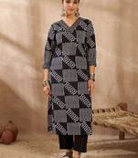 Women Printed Regular Thread Work Pure Cotton Kurta with Trousers & With Dupatta