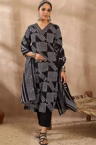 Women Printed Regular Thread Work Pure Cotton Kurta with Trousers & With Dupatta