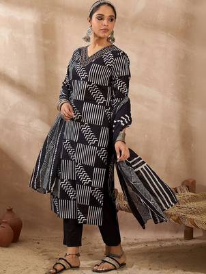 Women Printed Regular Thread Work Pure Cotton Kurta with Trousers & With Dupatta 6